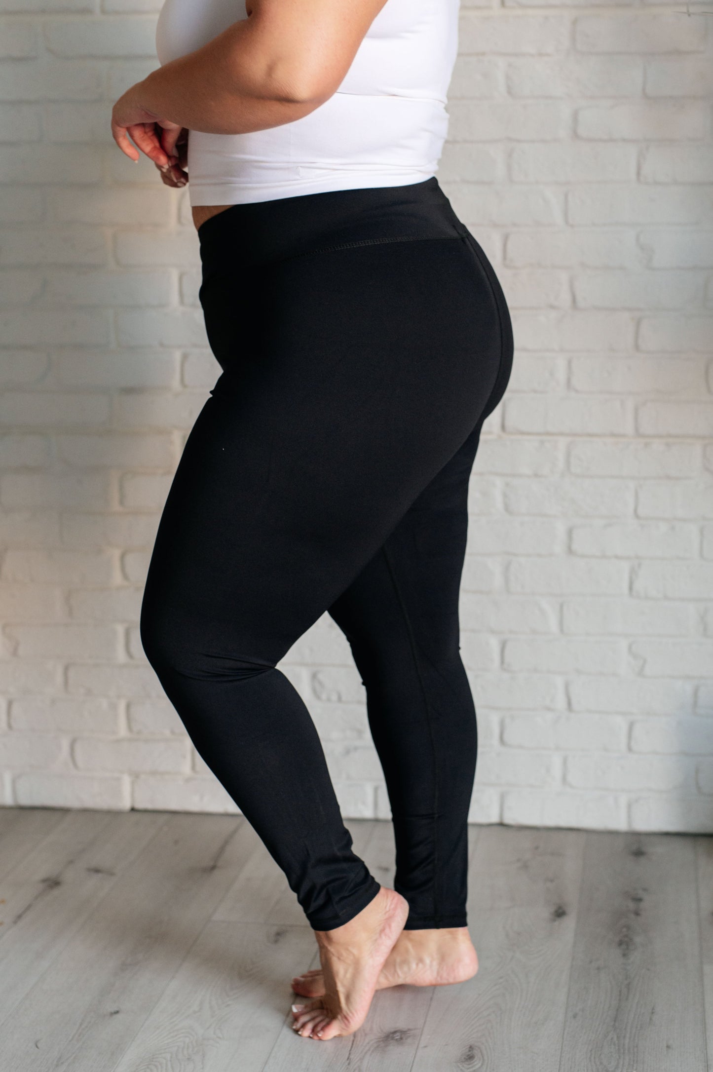 Hazel Blues® | Do The Most V Front Leggings