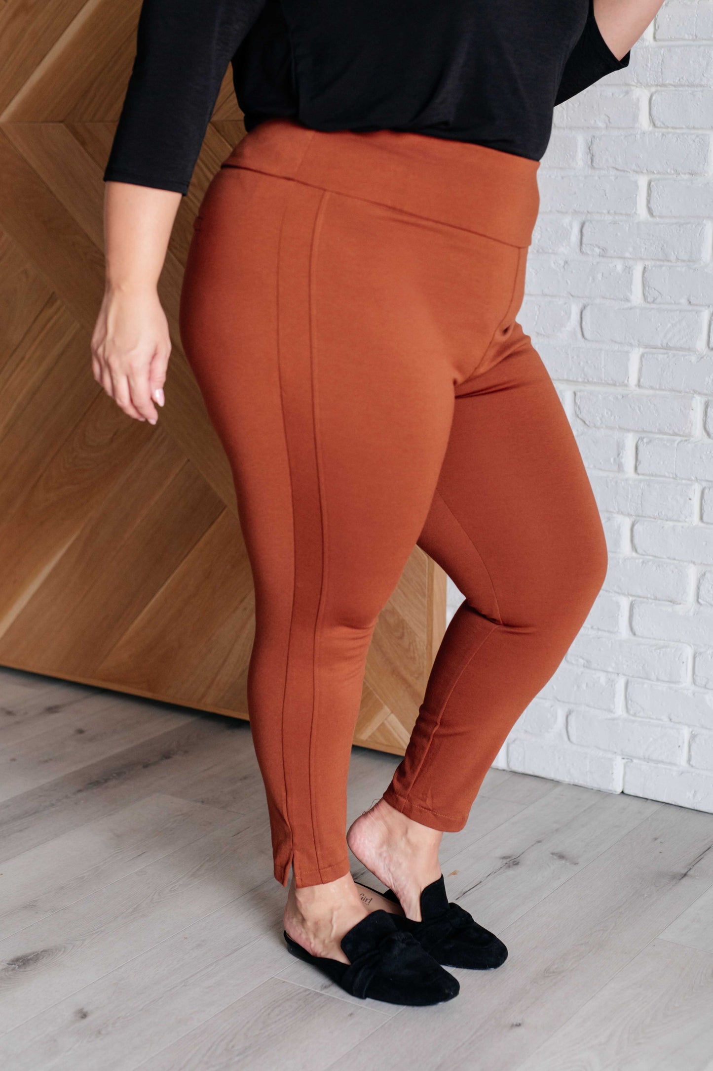 Hazel Blues® | Magic Ankle Crop Skinny Pants in Rust