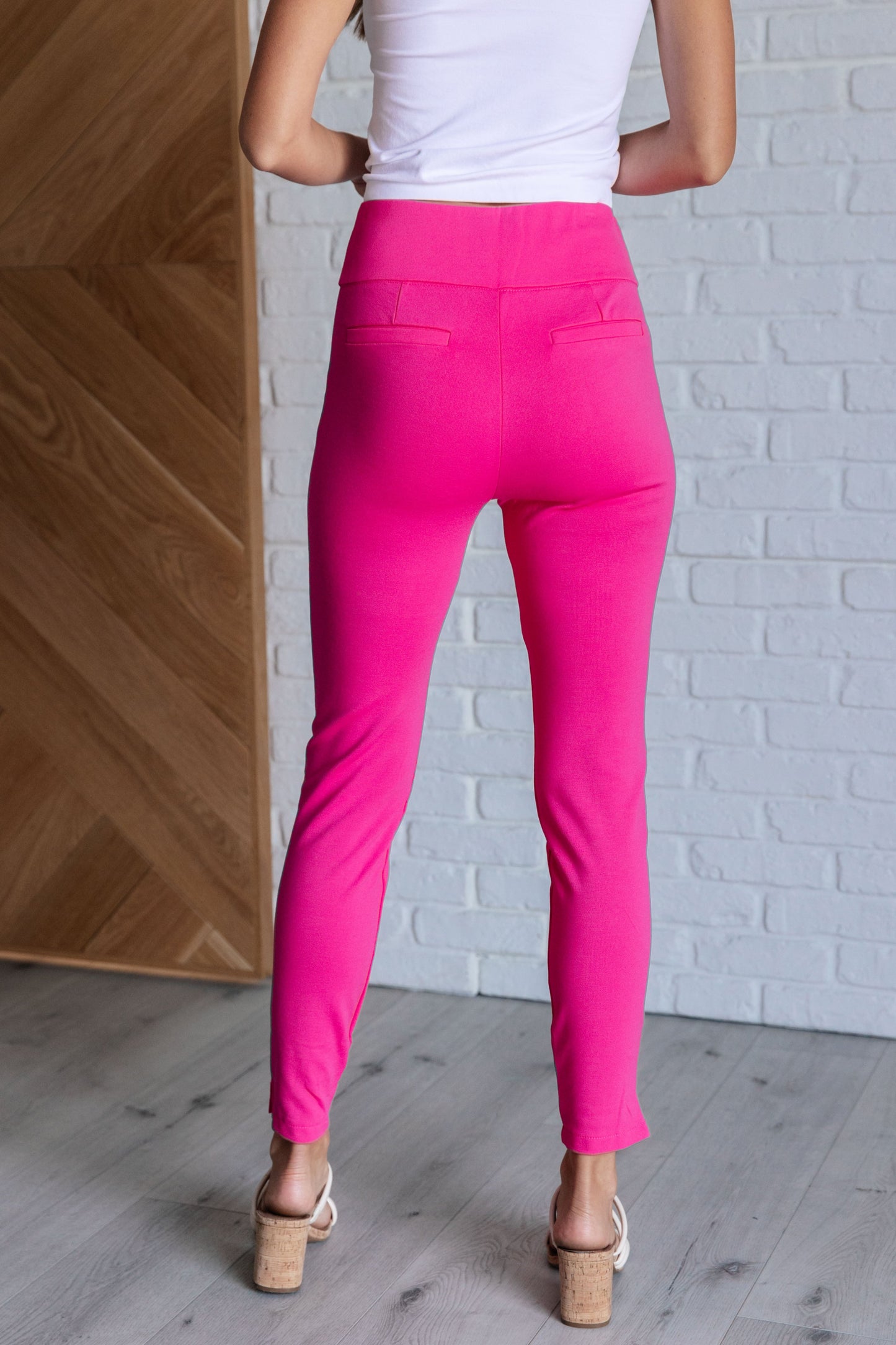 Hazel Blues® | Magic Skinny 28" Pants in Hot Pink