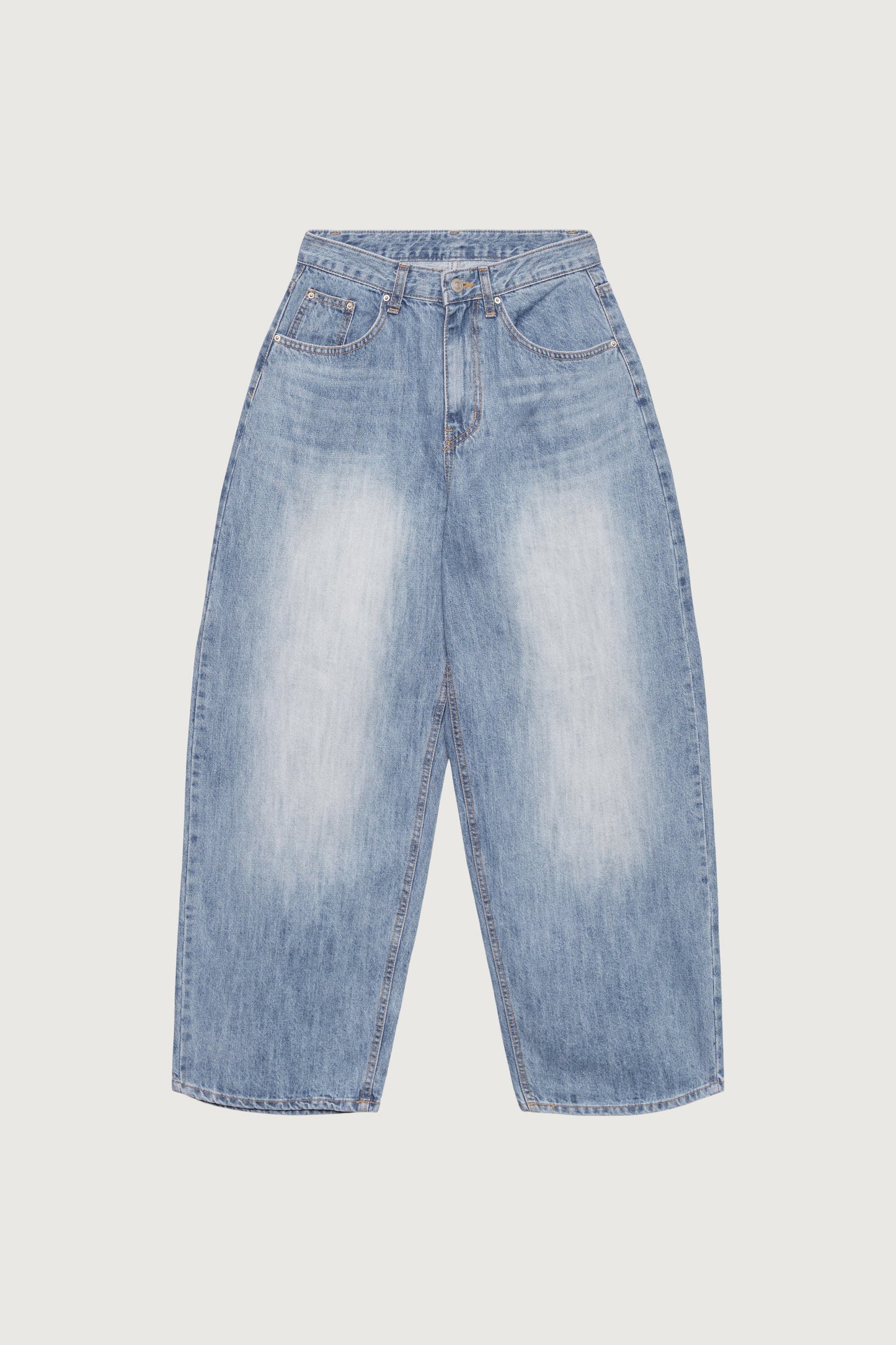 28" LENGTH LIGHT WASH CURVED LEG JEAN