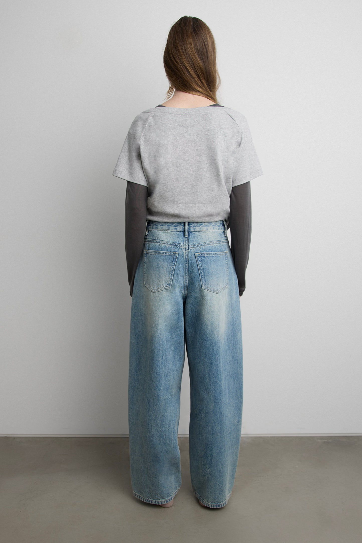MID-RISE BAGGY JEAN