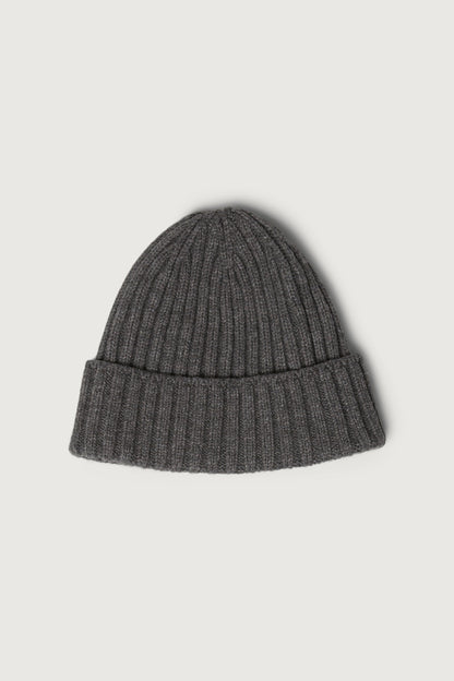 CLASSIC RIBBED KNIT BEANIE