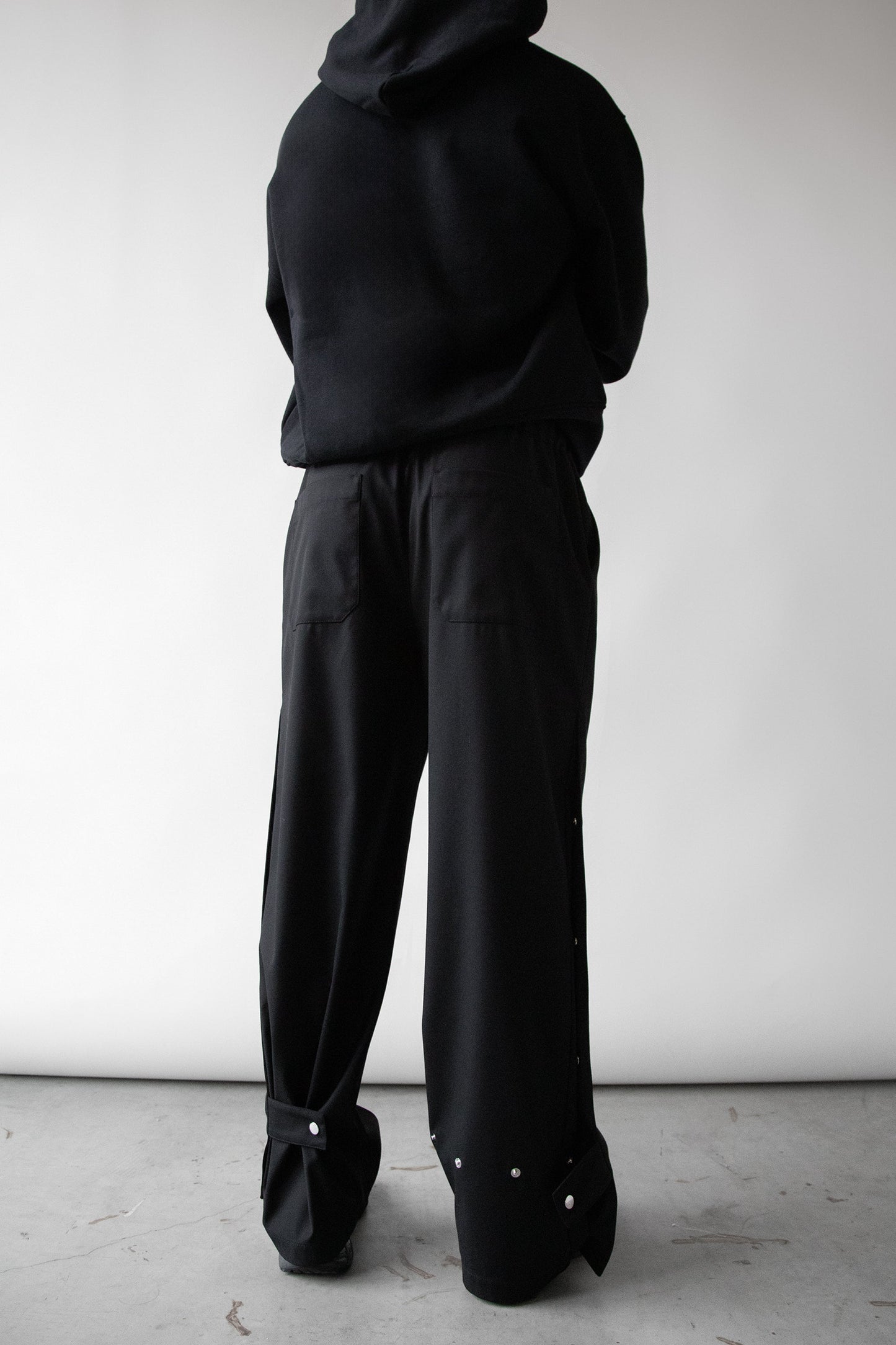 ELASTIC WAIST NYLON PANT