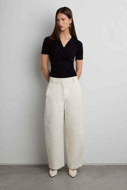 WOVEN TWILL BARREL LEG PANT