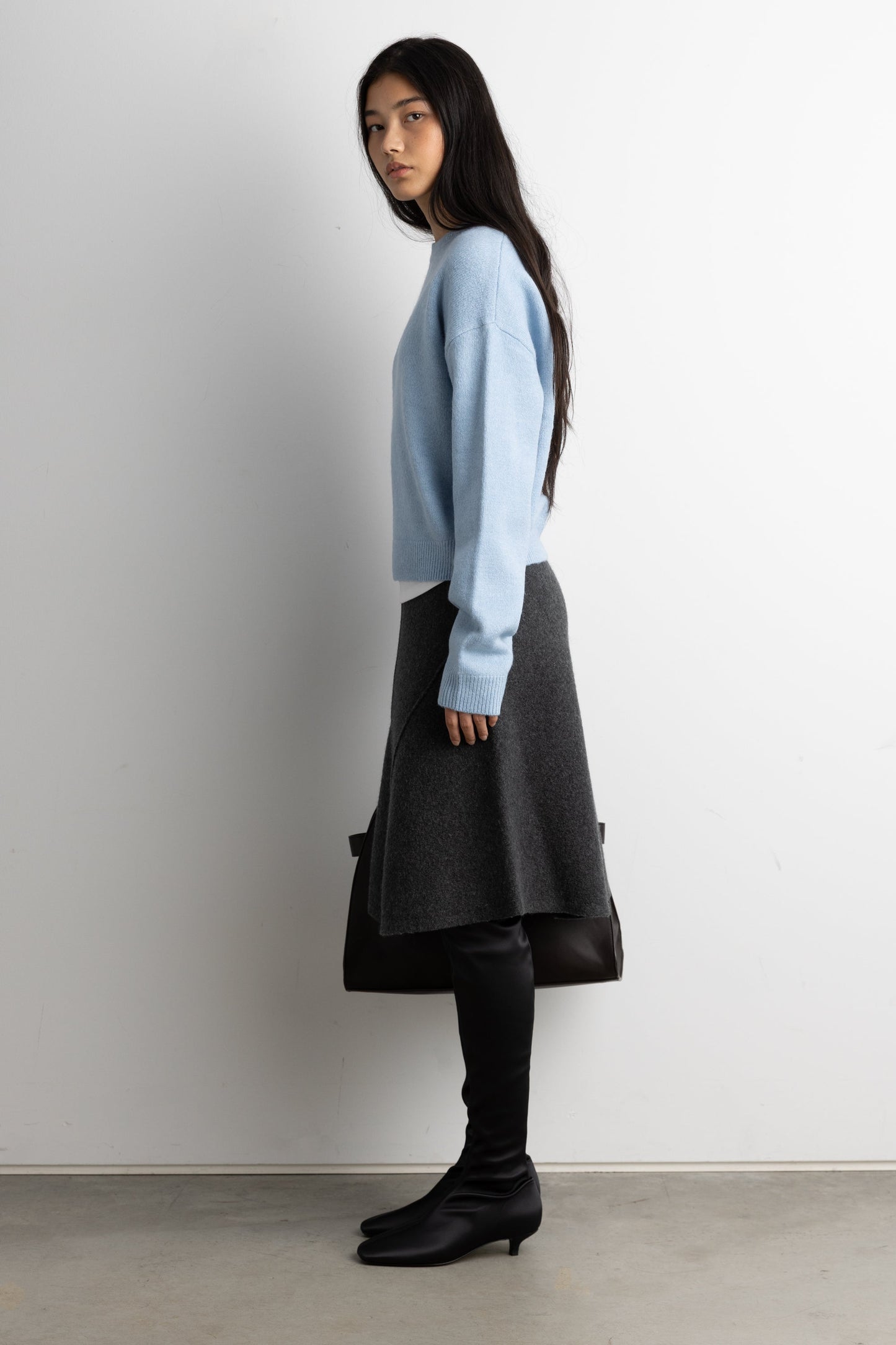 CROPPED CREWNECK SWEATER