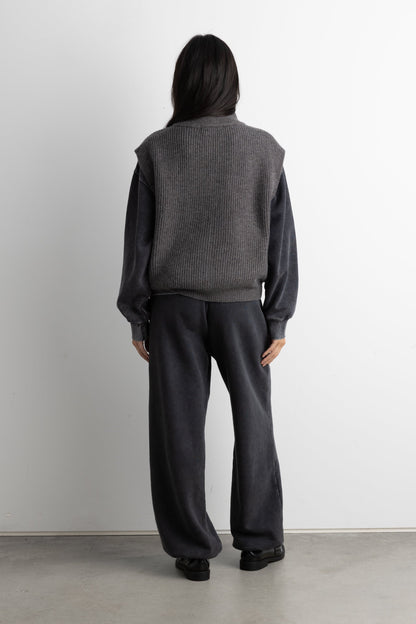 RIBBED KNIT MOCK NECK ZIP-UP SWEATER VEST
