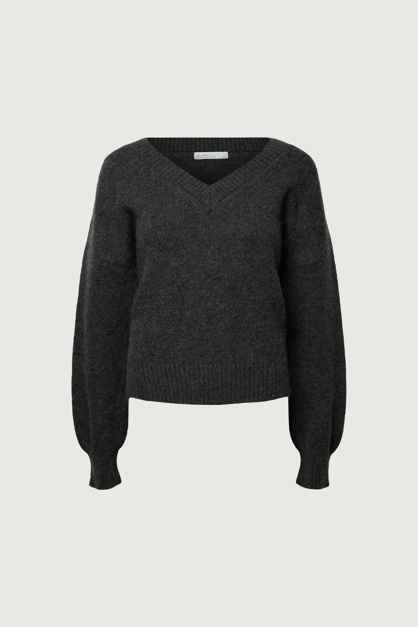 RIBBED KNIT V-NECK SWEATER