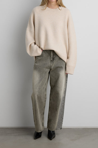 CREWNECK SWEATER