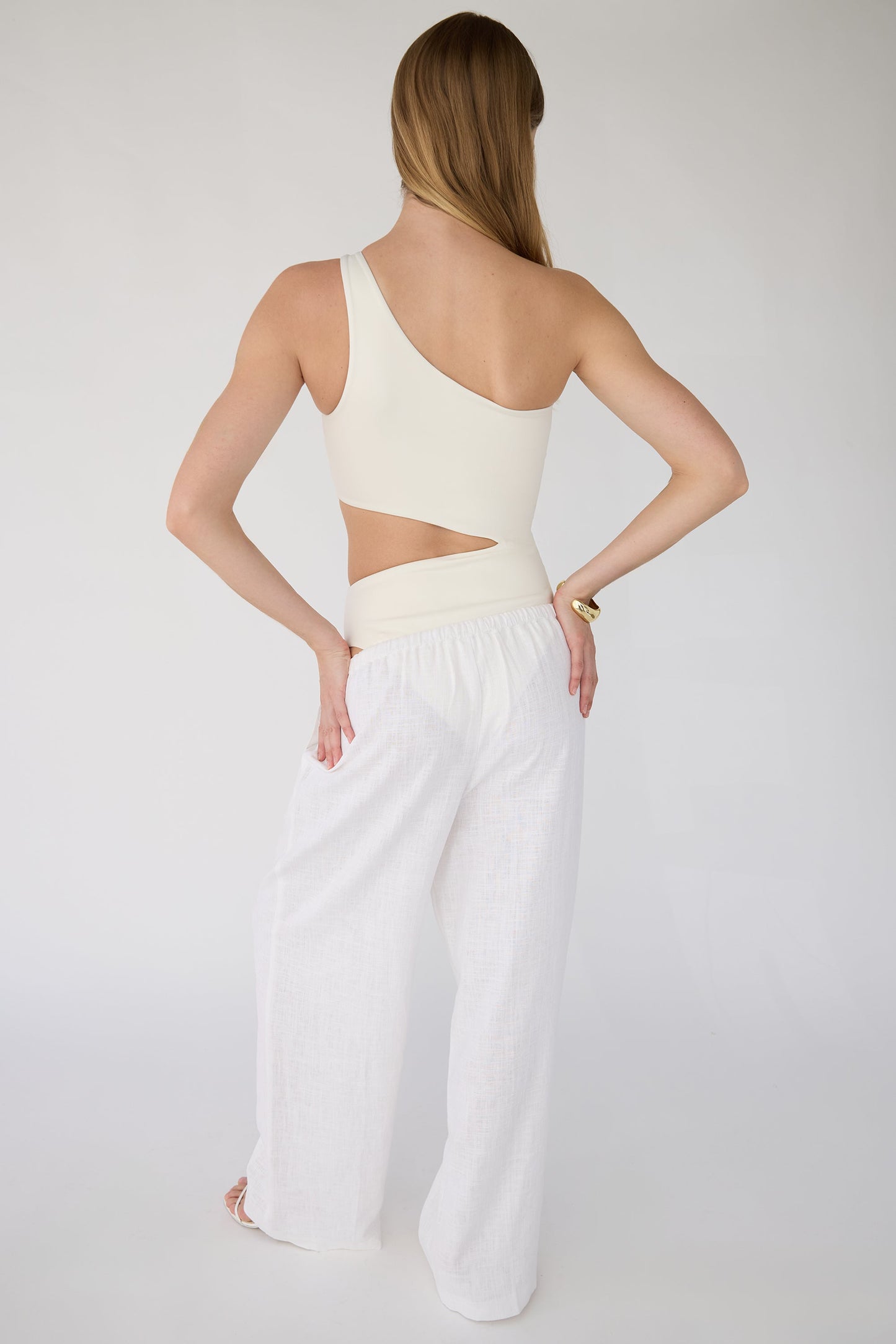 ONE SHOULDER ONE-PIECE SWIMSUIT WITH CUTOUT