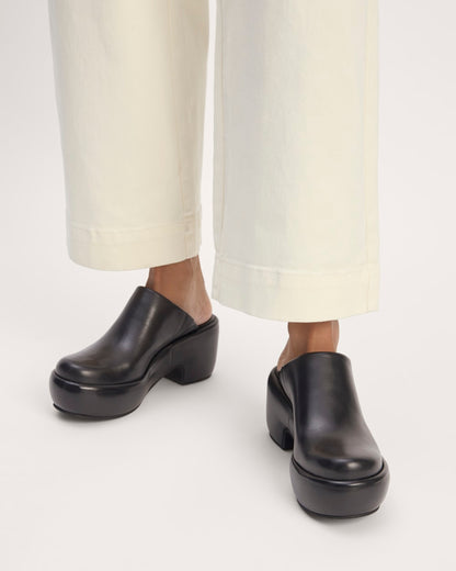 The Puffa Clog | Black
